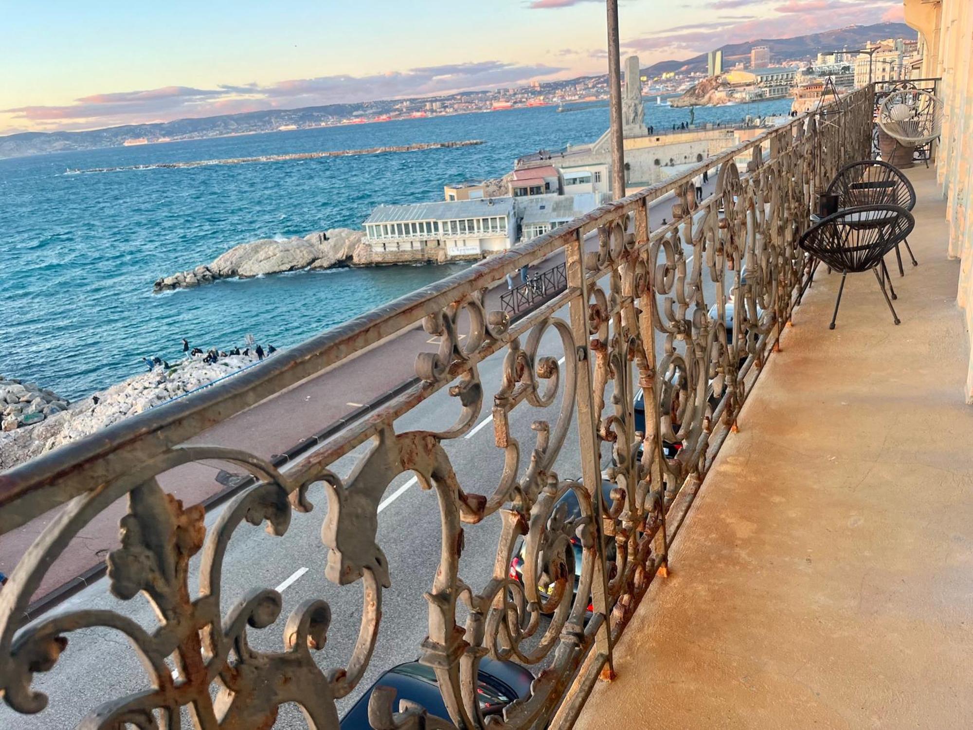 Appartement Sur La Corniche Kennedy Face A La Mer Марсель Экстерьер фото